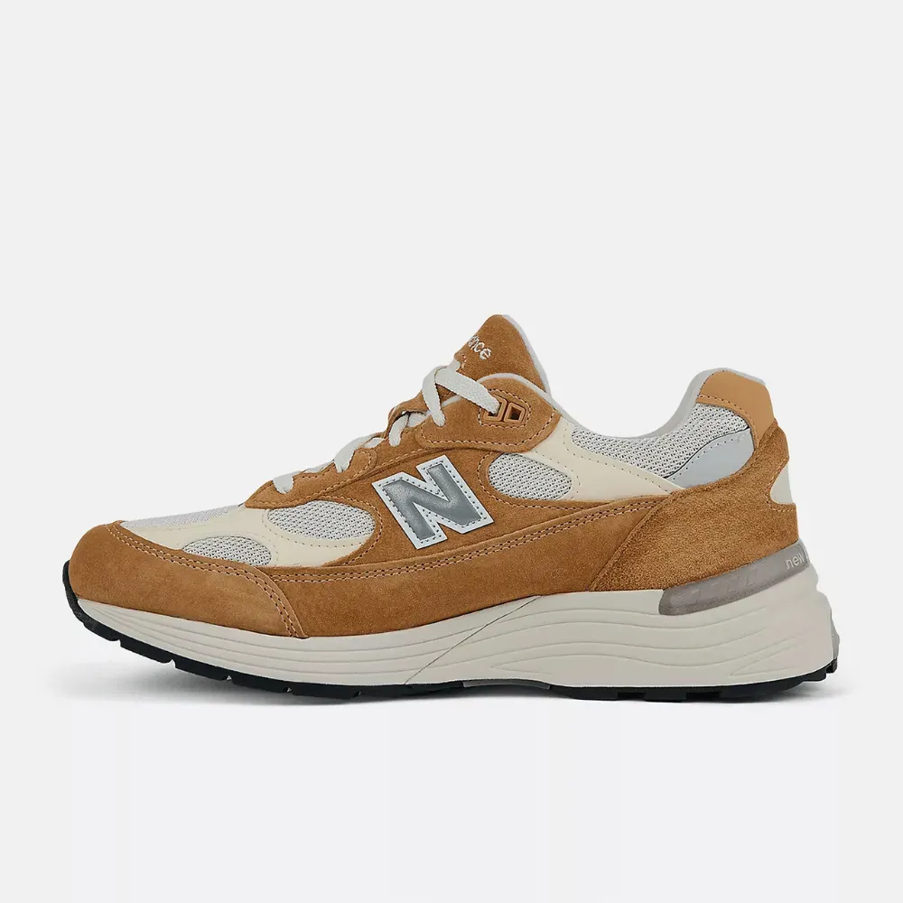 Imagem Teddy Saints x New Balance 992 Made in USA Sweet Caramel Calcium