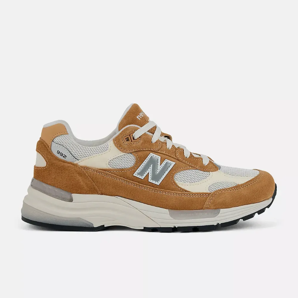 Imagem Teddy Saints x New Balance 992 Made in USA Sweet Caramel Calcium