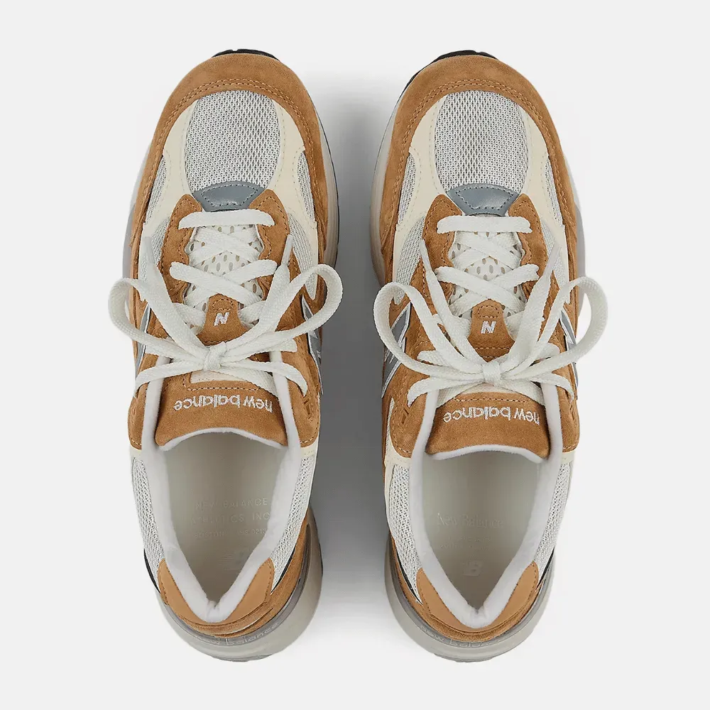 Imagem Teddy Saints x New Balance 992 Made in USA Sweet Caramel Calcium