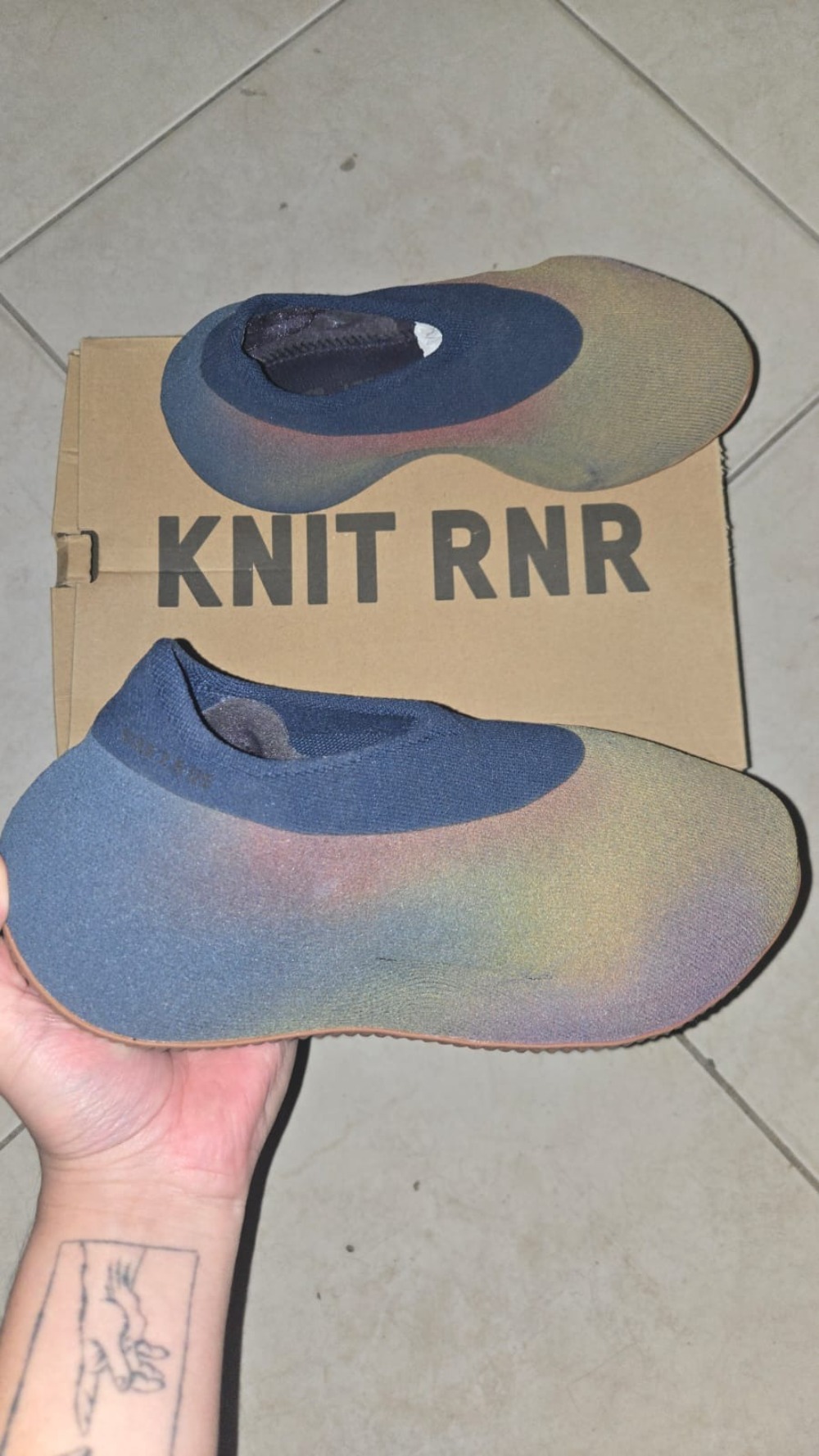 Yeezy Knit Runner Stone Carbon