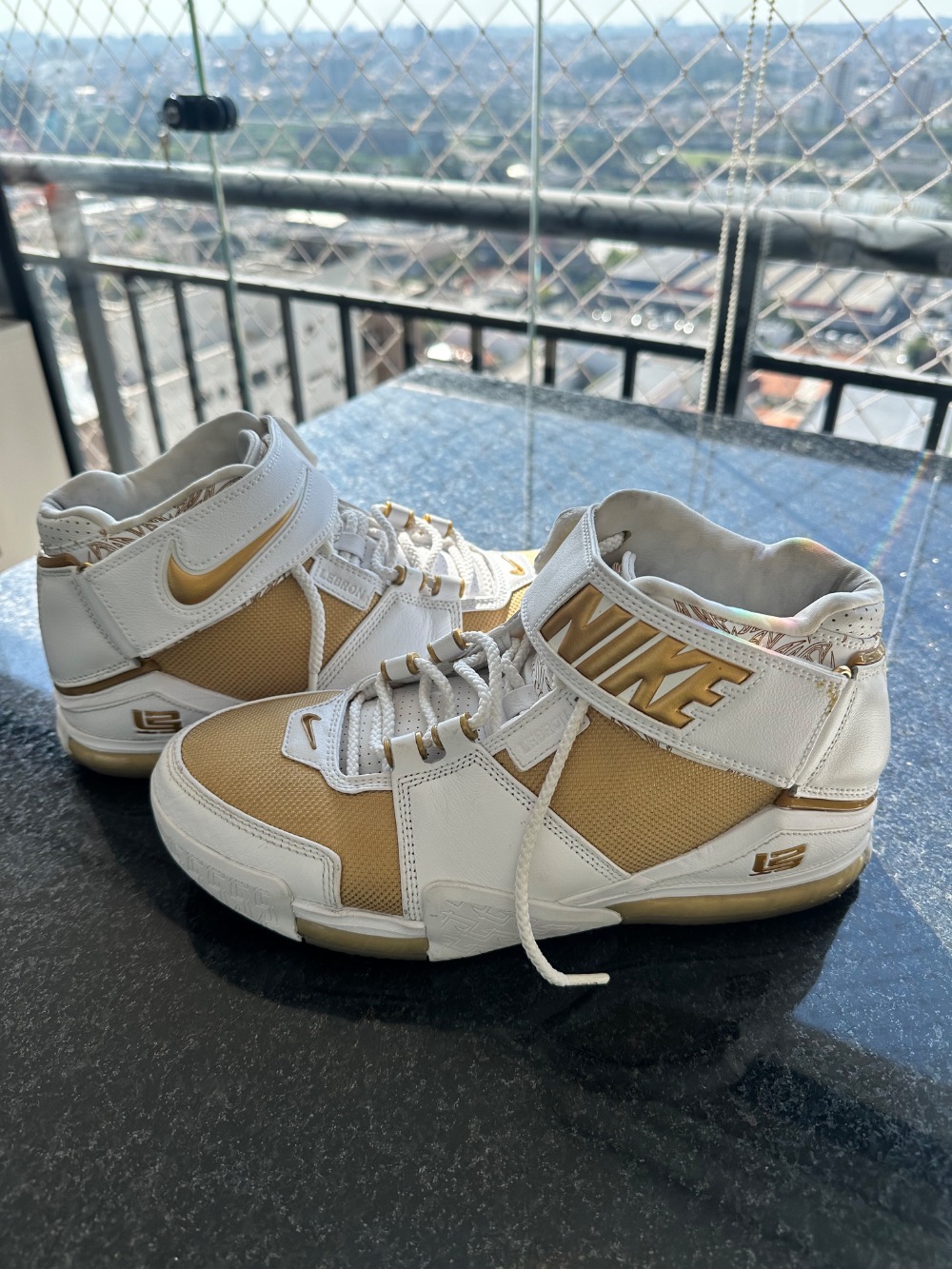Nike LeBron II QS Maccabi — 41, Usado