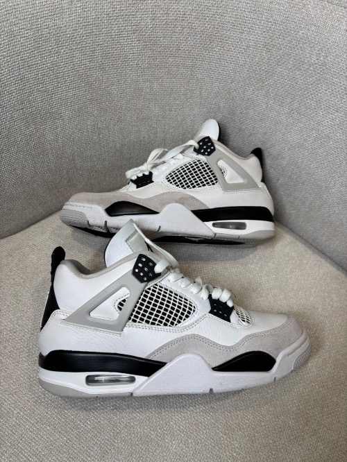 Air Jordan 4 Military Black — 38, Usado