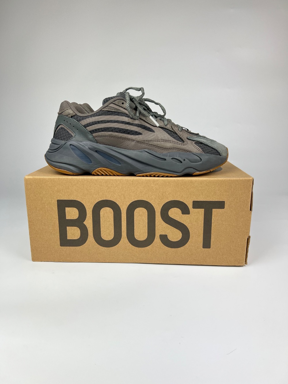 Yeezy 700 v2 Geode