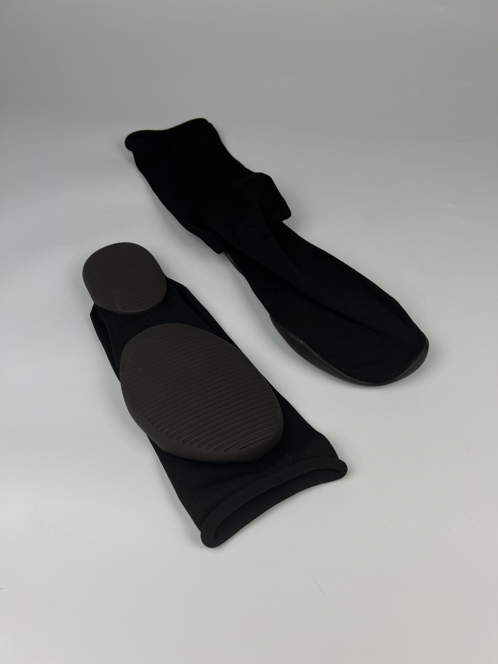 Yeezy Pods Black