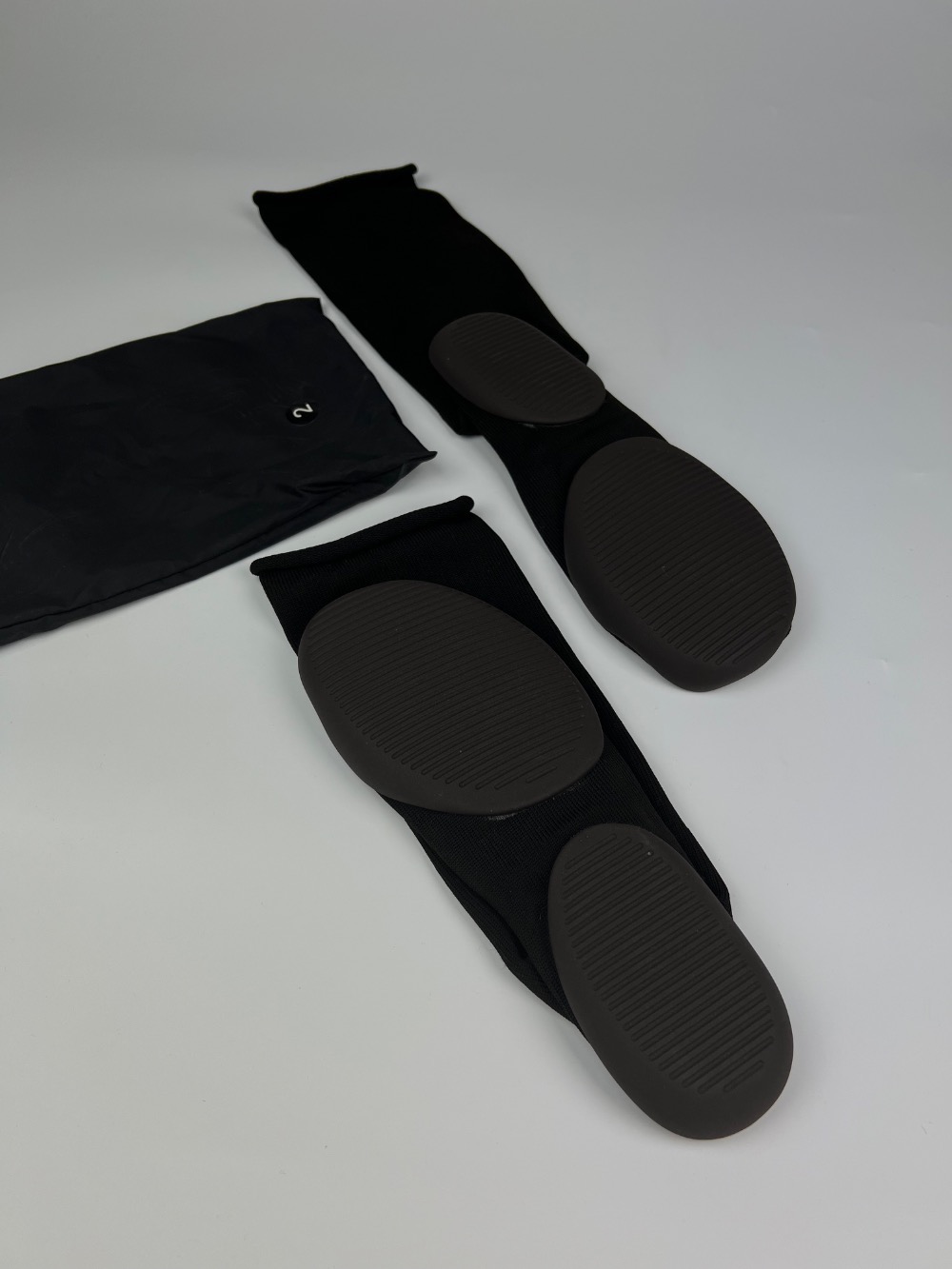 Yeezy Pods Black