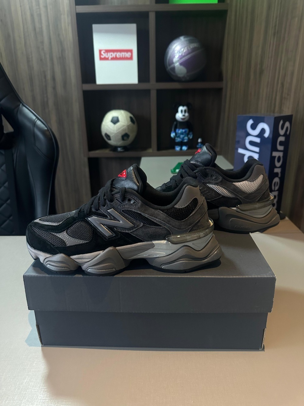 New Balance 9060 Castlerock — 40.5, Novo