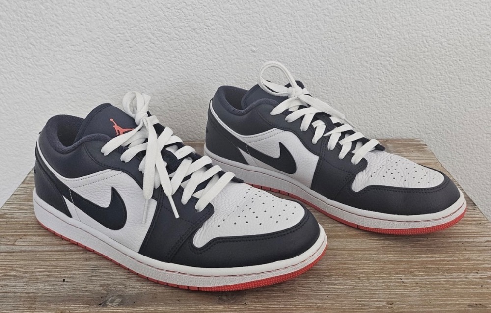 Air Jordan 1 Low Obsidian Ember Glow — 42, Novo