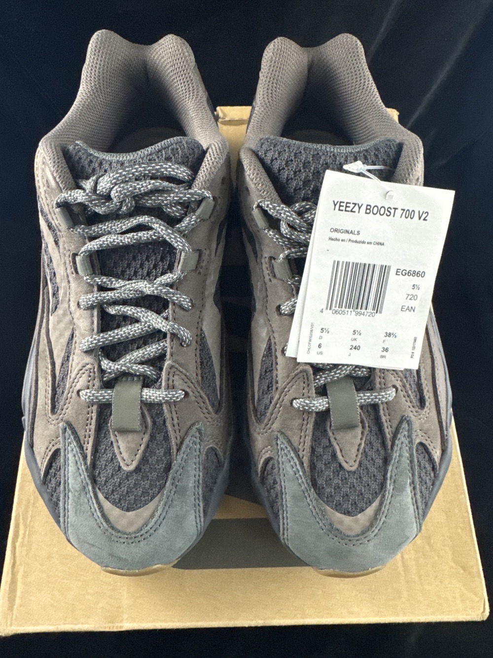 Yeezy 700 v2 Geode