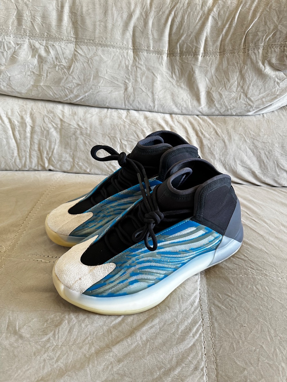 Yeezy QNTM BSKTBL Frozen Blue