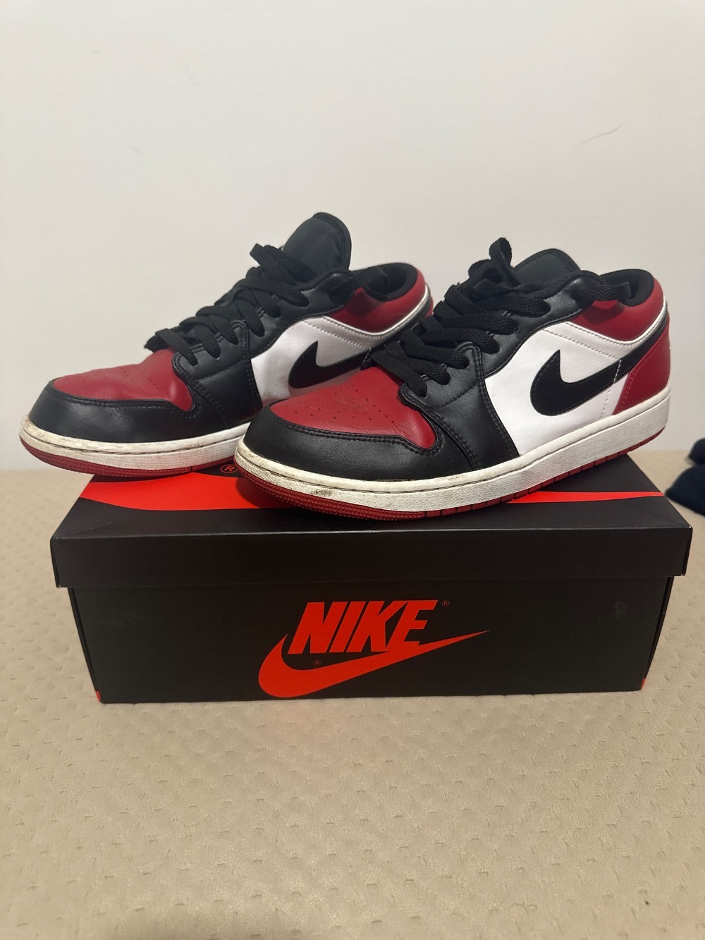 Air Jordan 1 Low Bred Toe Gym Red — 41, Usado