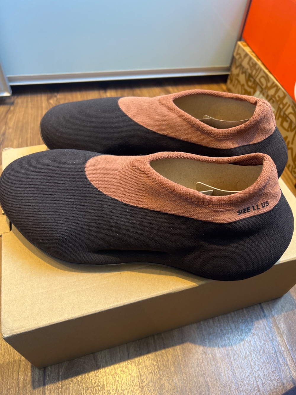 Yeezy Knit Runner Stone Carbon