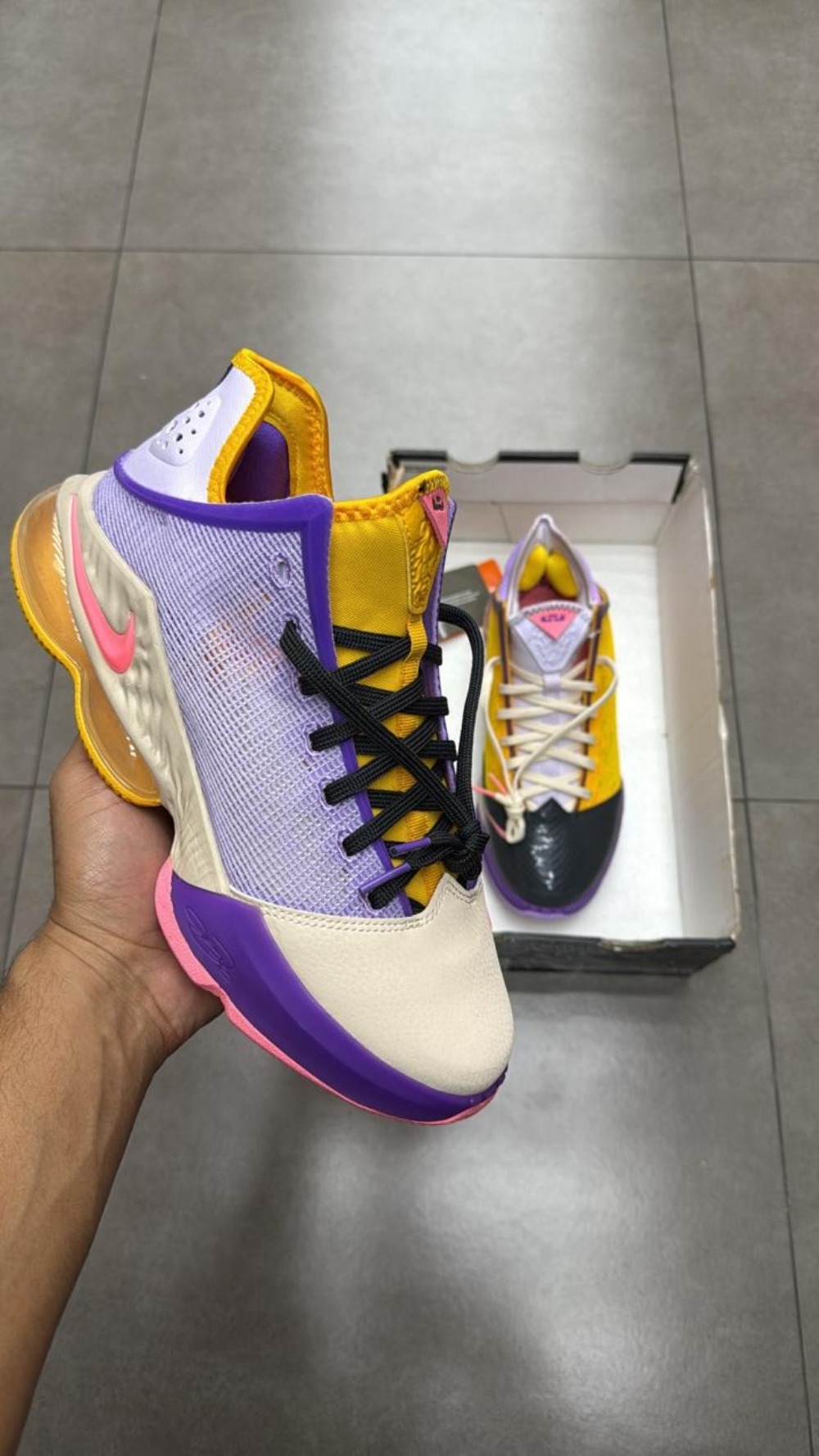 Nike LeBron 19 Low Mismatch
