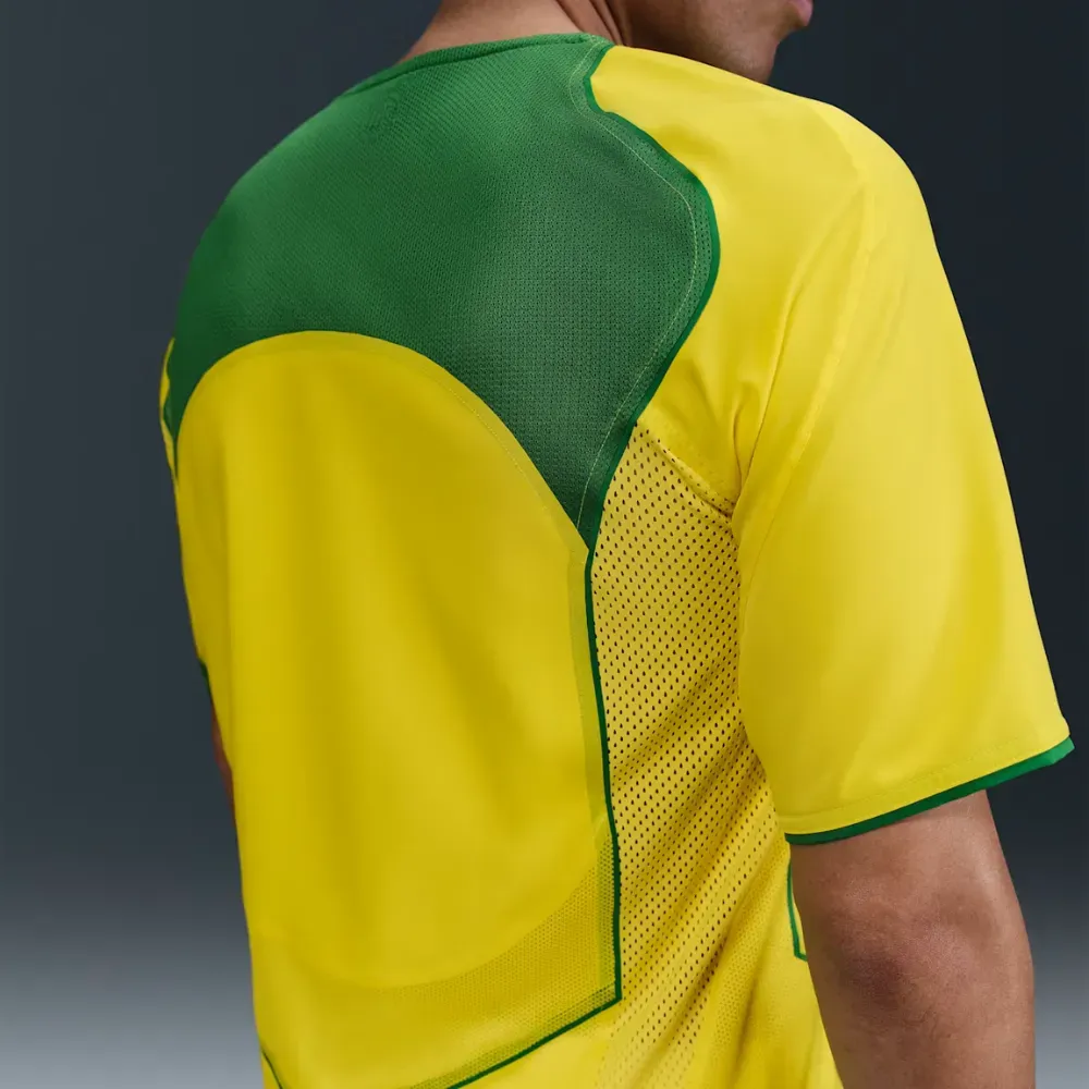 Imagem Camiseta Nike Brasil 2004 Total 90 Reissue Football Yellow