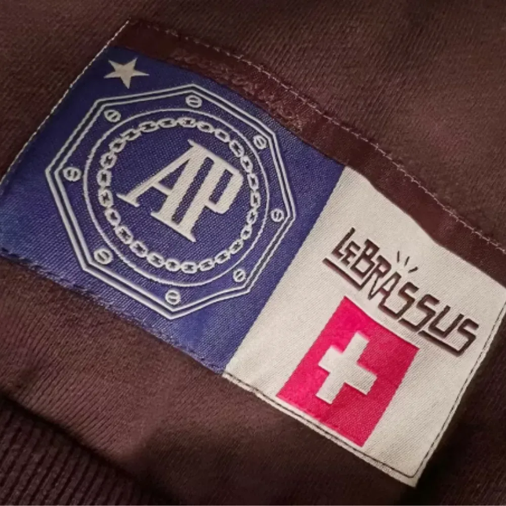 Audemars Piguet x Travis Scott Moletom Emblem Hoodie Dark Brown