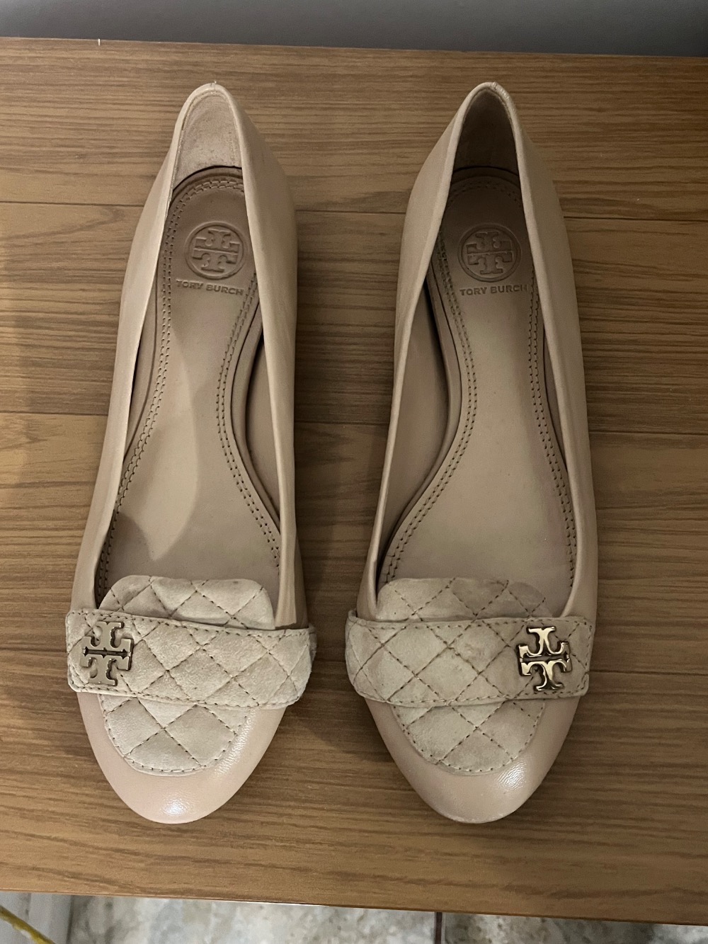 Sapatilha Tory Burch Camurça Bege