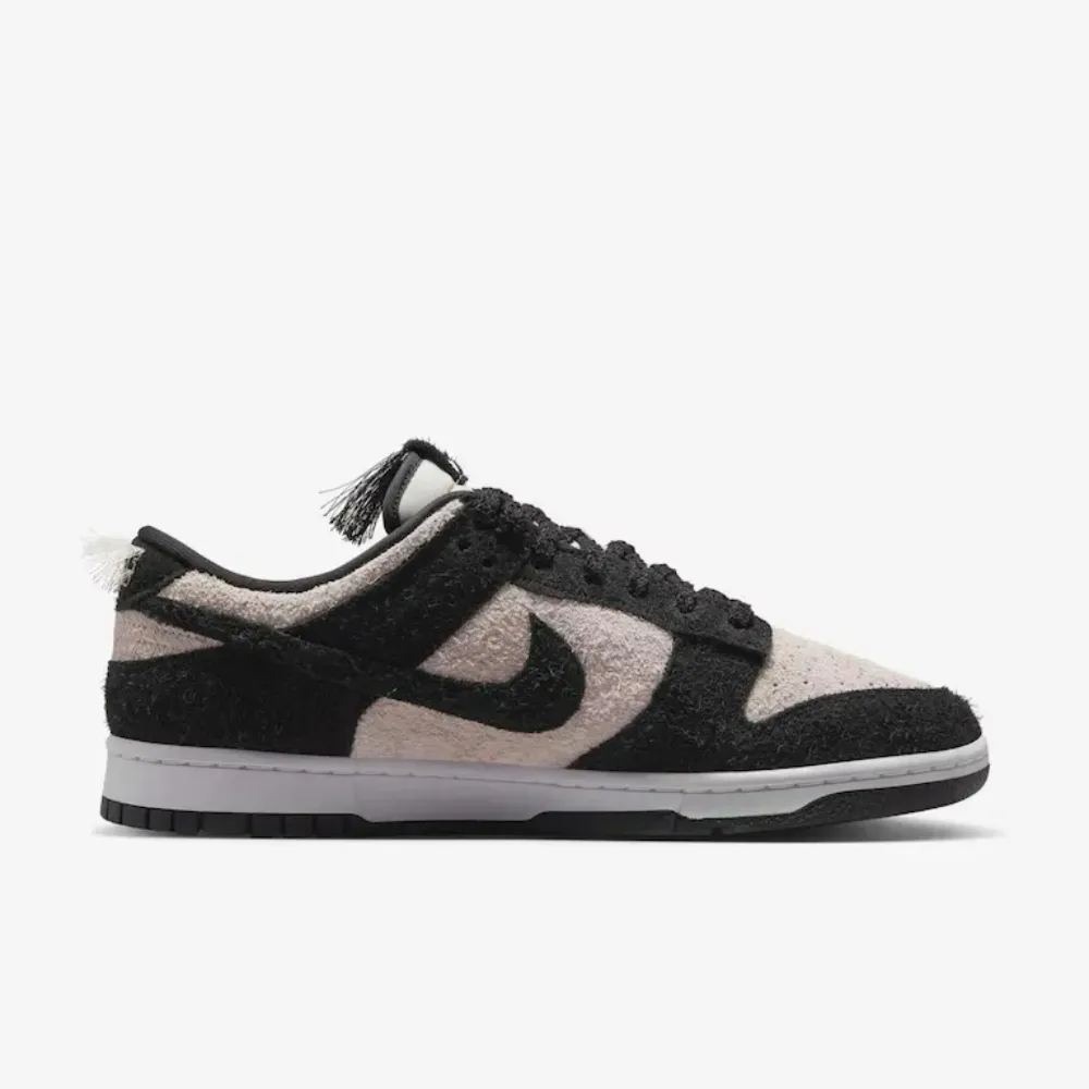 Dunk Low Retro SE Panda Monium Black Suede foto 3