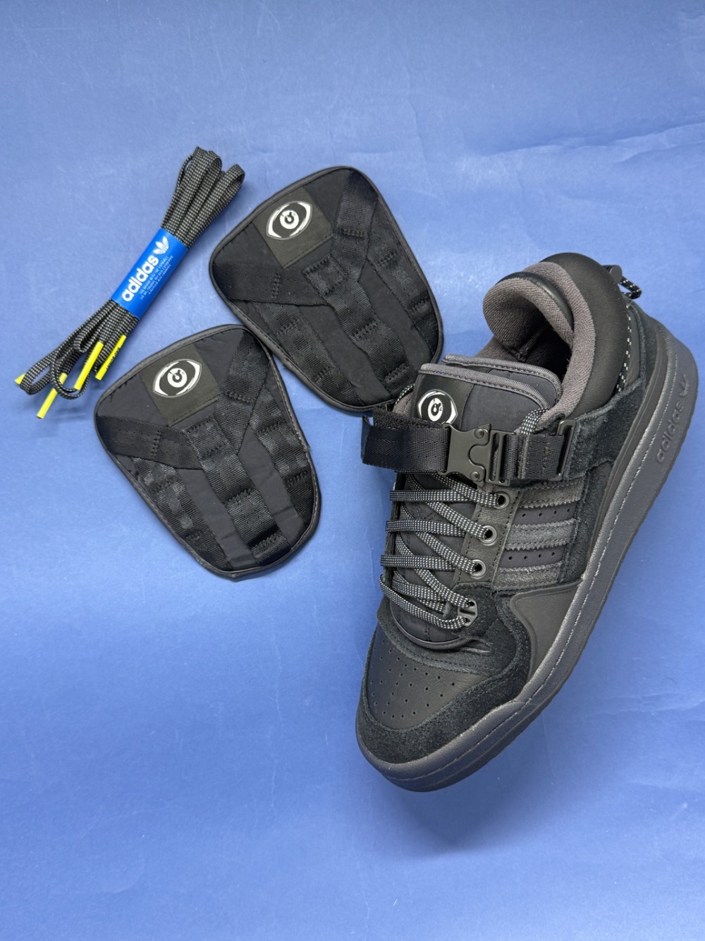 Bad Bunny x Adidas Forum Buckle Low Back To School — 39, Usado