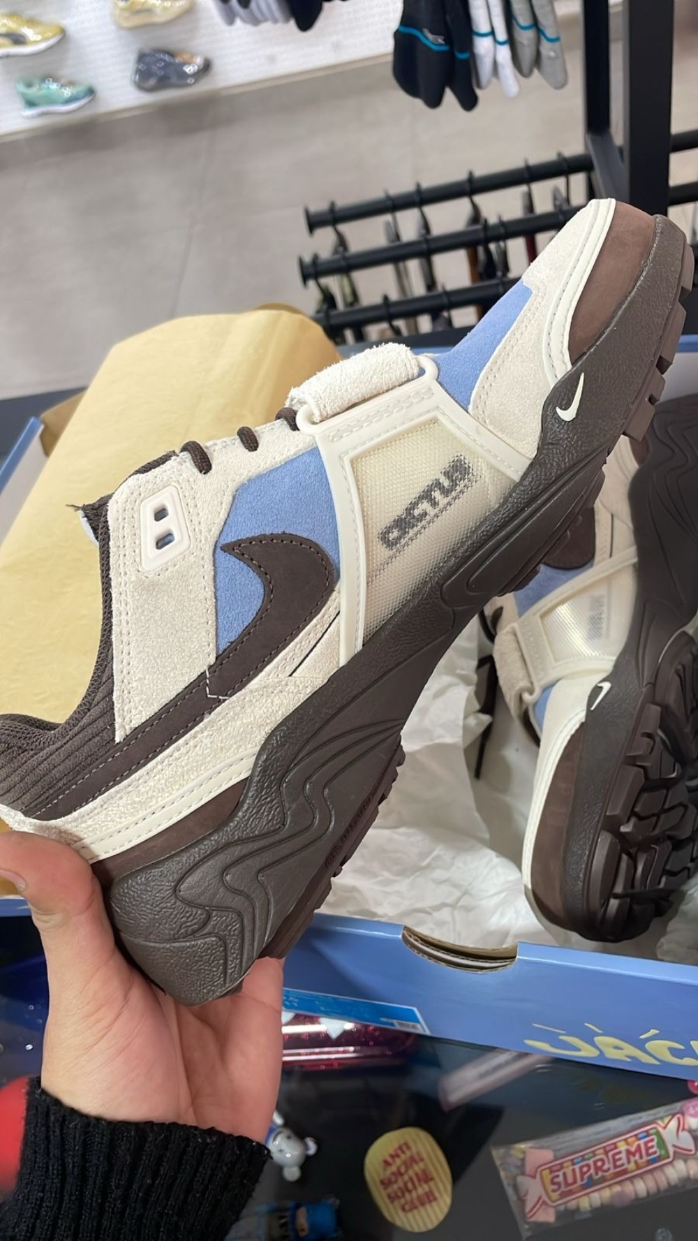 Travis Scott x Nike Zoom Field Jaxx Leche Blue