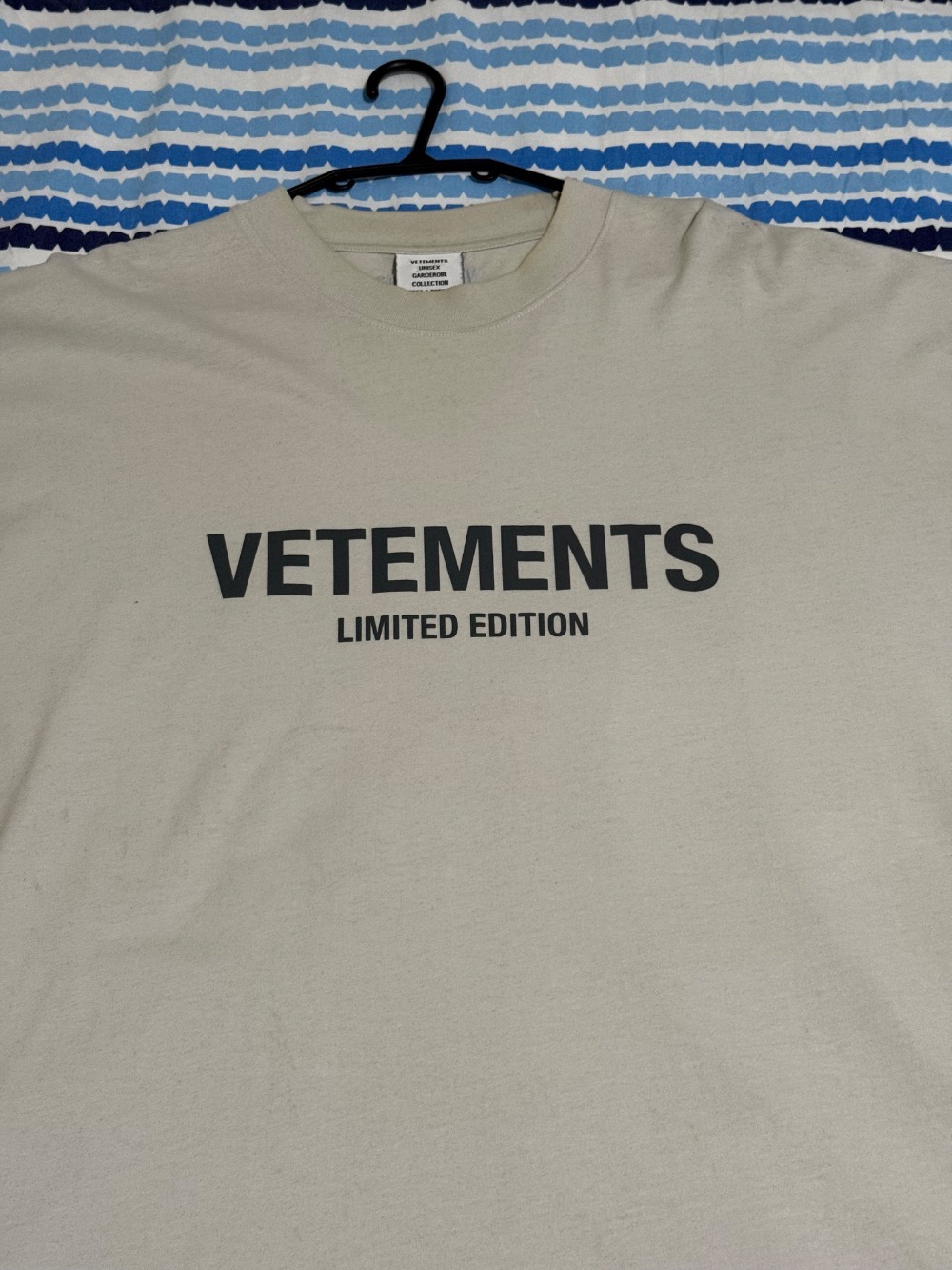 Camiseta Vetements Limited Edition Off-White