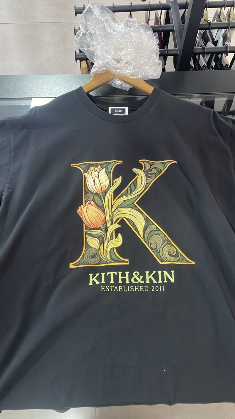 KITH 刺繍入りシャツ KITH ロゴ刺繍 Tシャツの通販 by CYCLE HEARTS ラクマ店｜ラクマ