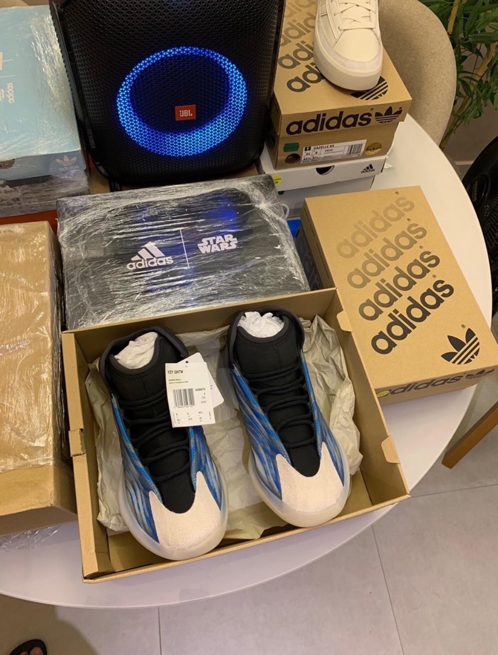 Yeezy QNTM BSKTBL Frozen Blue