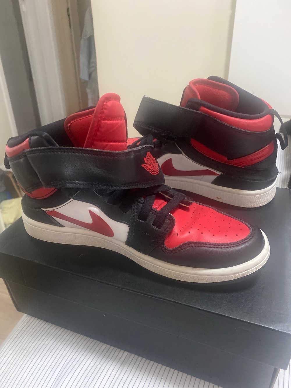 Air Jordan 1 Mid Bred Toe — 39, Usado