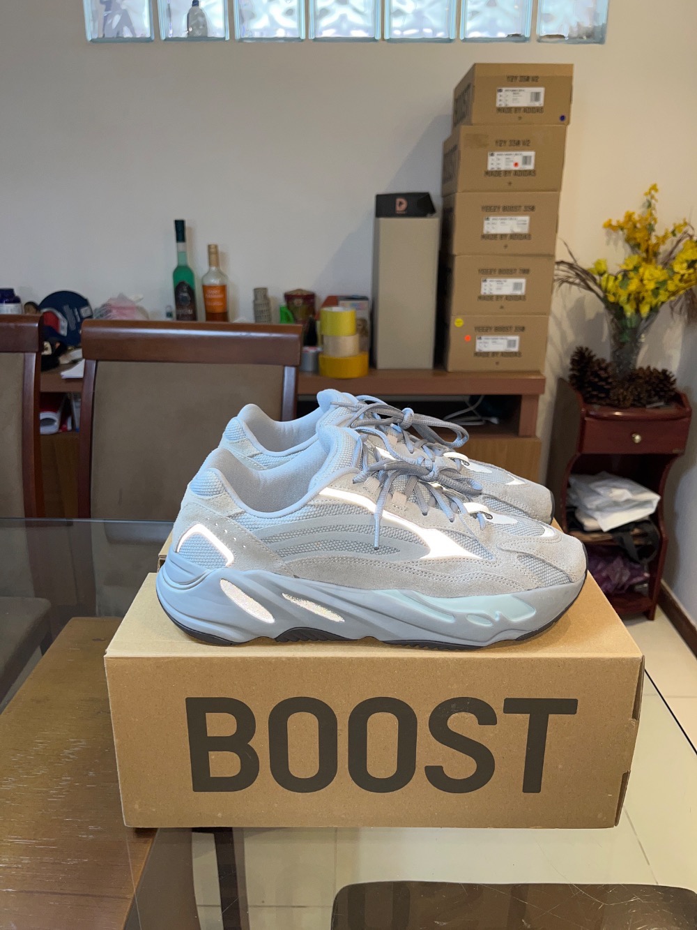 Yeezy 700 v2 Hospital Blue