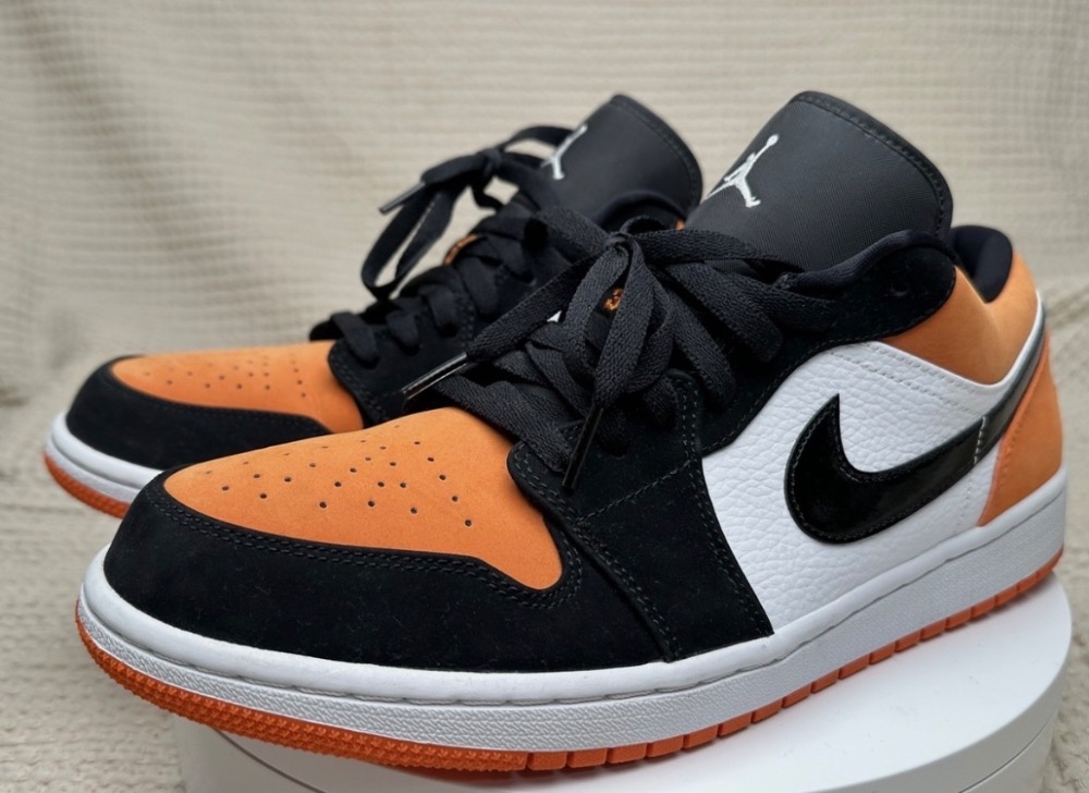 Air Jordan 1 Low Shattered Backboard — 40.5, Novo