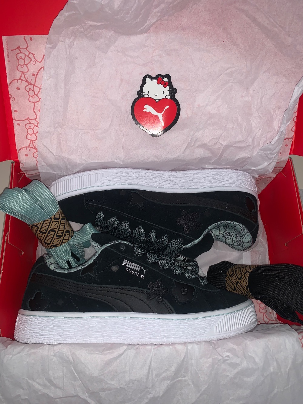 Hello Kitty x Puma Suede XL Black — 38, Novo