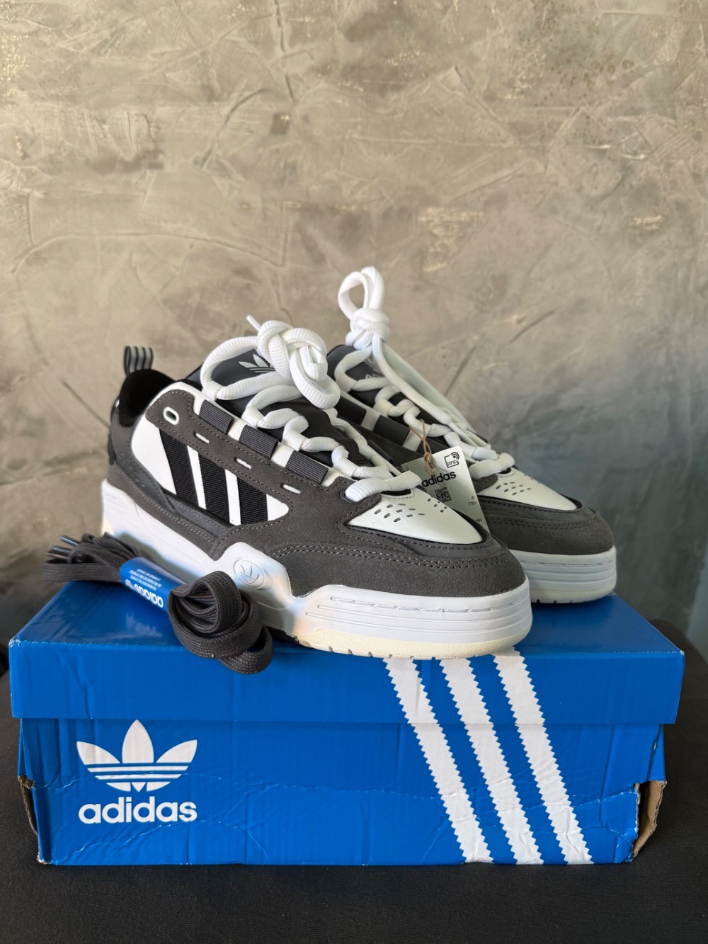 adidas ADI2000 Grey Black White — 40, Novo