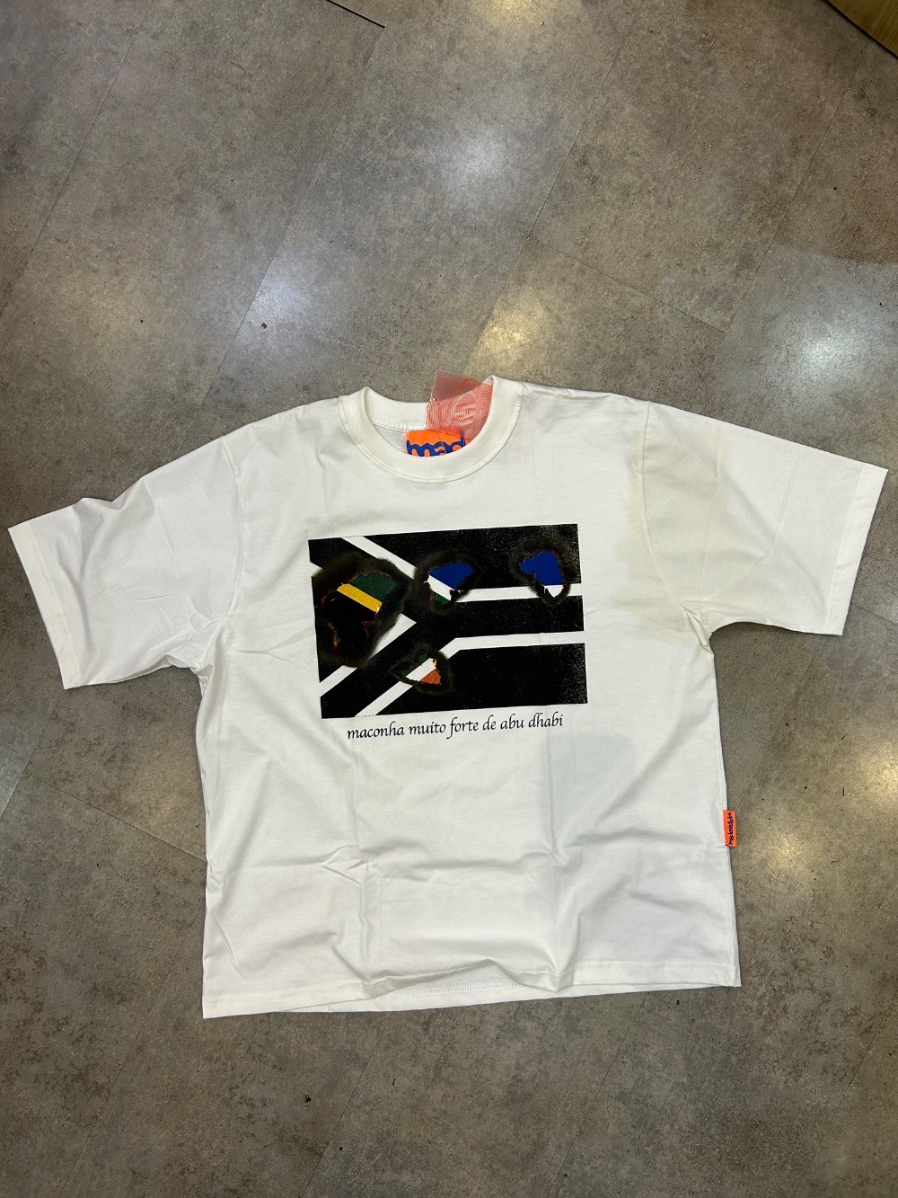 Camiseta Mad enlatados