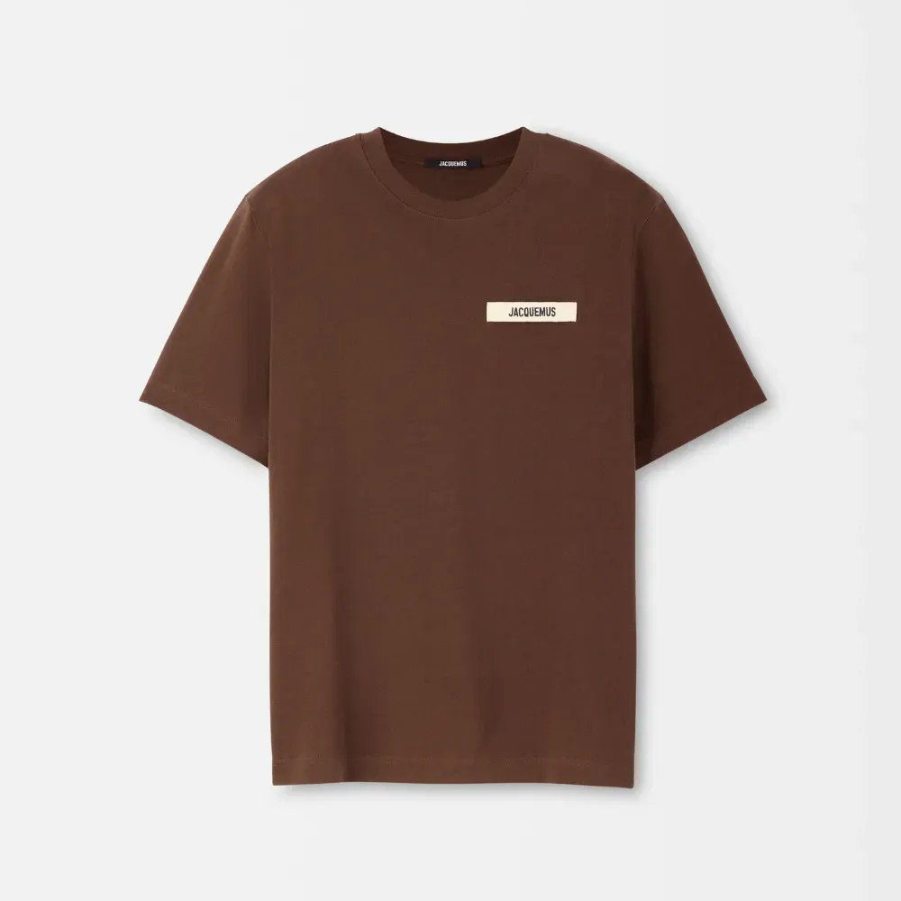 Camiseta Jacquemus The Gros Grain Dark Brown - Droper