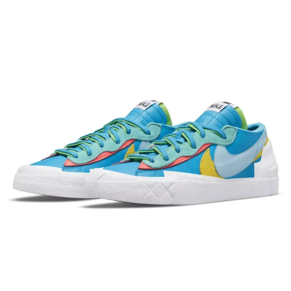 sacai x KAWS Nike Blazer Low Neptune Blue — 37 / 39 / 40 / 41 / 43, Novo