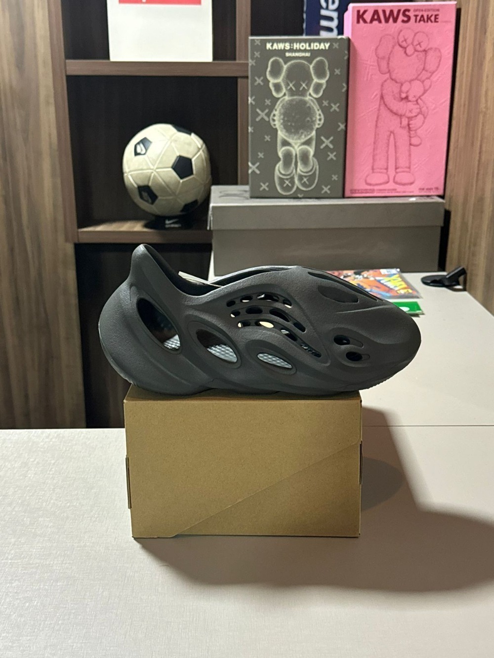 Yeezy Foam Runner Carbon