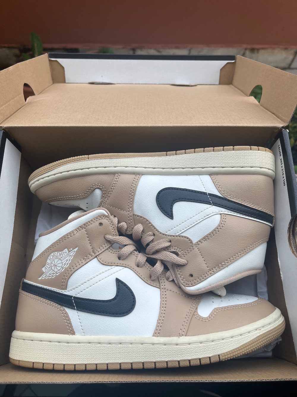 Air Jordan 1 Mid Desert — 35, Usado