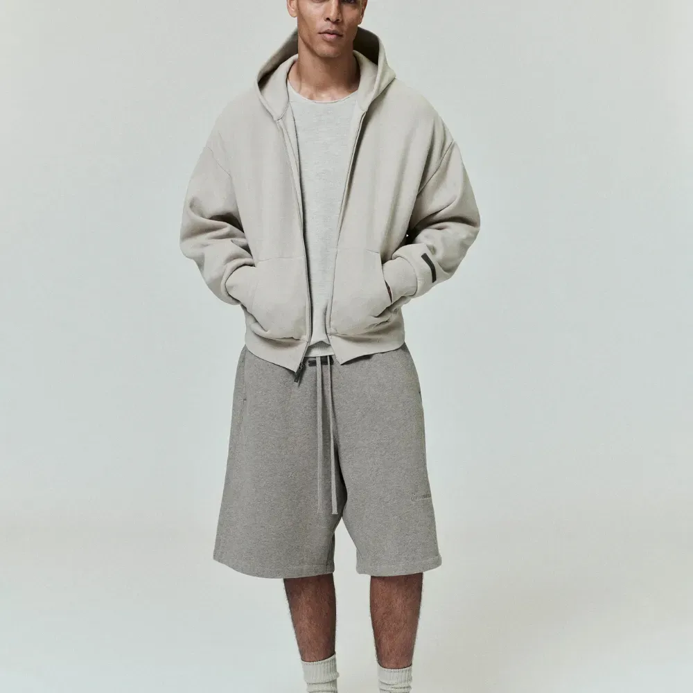 Moletom Fear of God Essentials Classic Fleece Zip-Up Timber foto 3