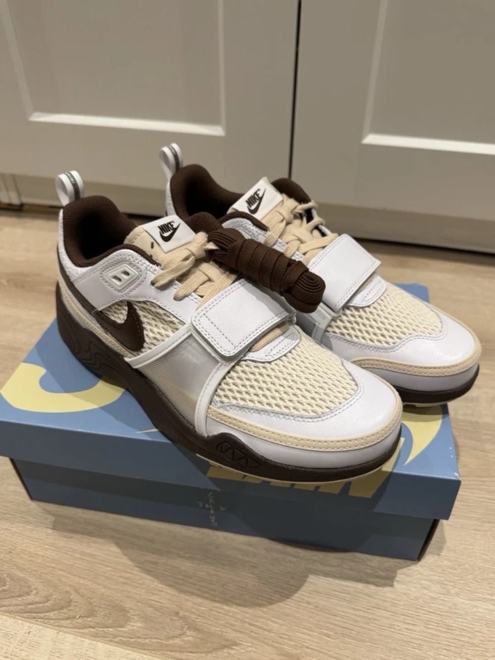 Travis Scott x Nike Zoom Field Jaxx Chocolate
