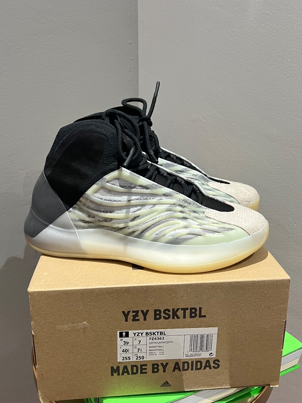 Yeezy QNTM Basketball