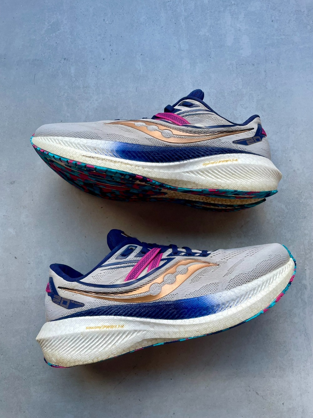 Tênis Saucony Triumph 20