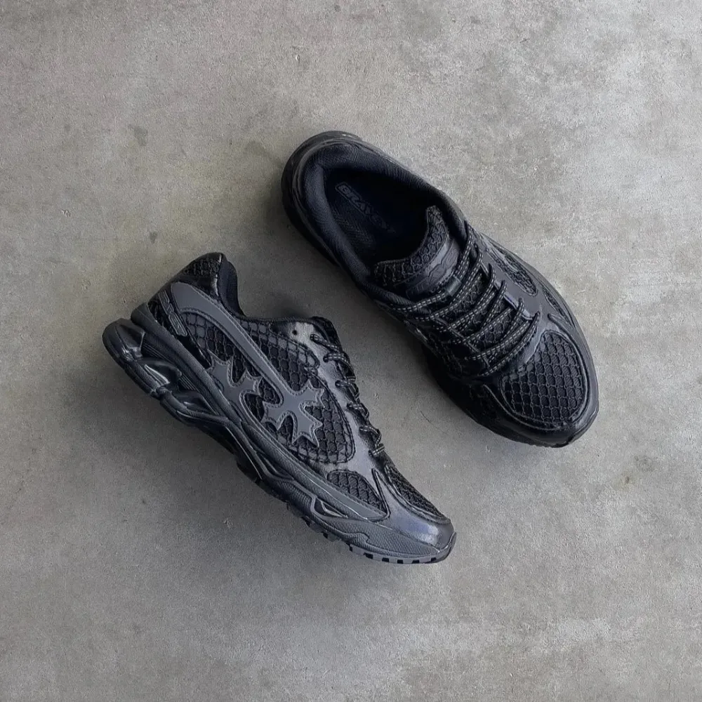 Bravest Studios Kross Kountry Runner Triple Black foto 1