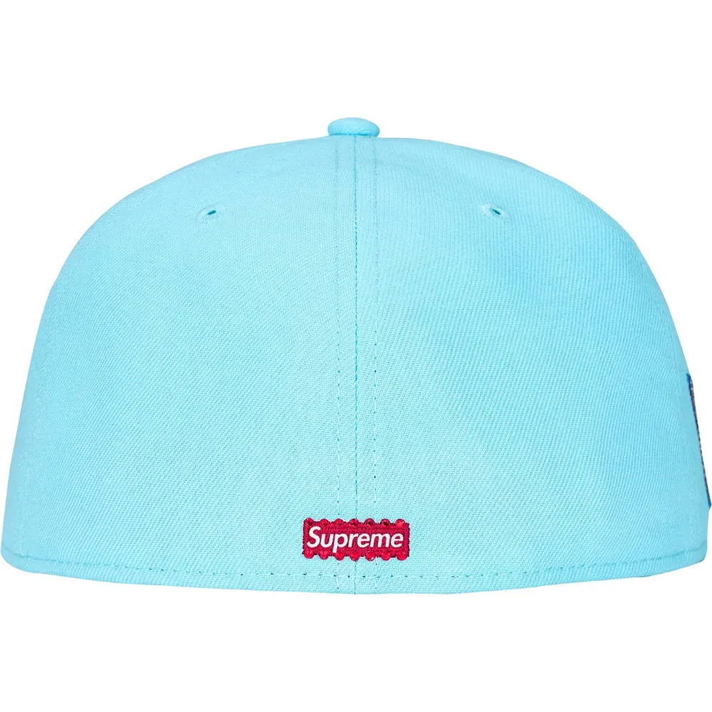 Swarovski x Supreme Boné S Logo New Era Light Blue FW25-29 - Droper