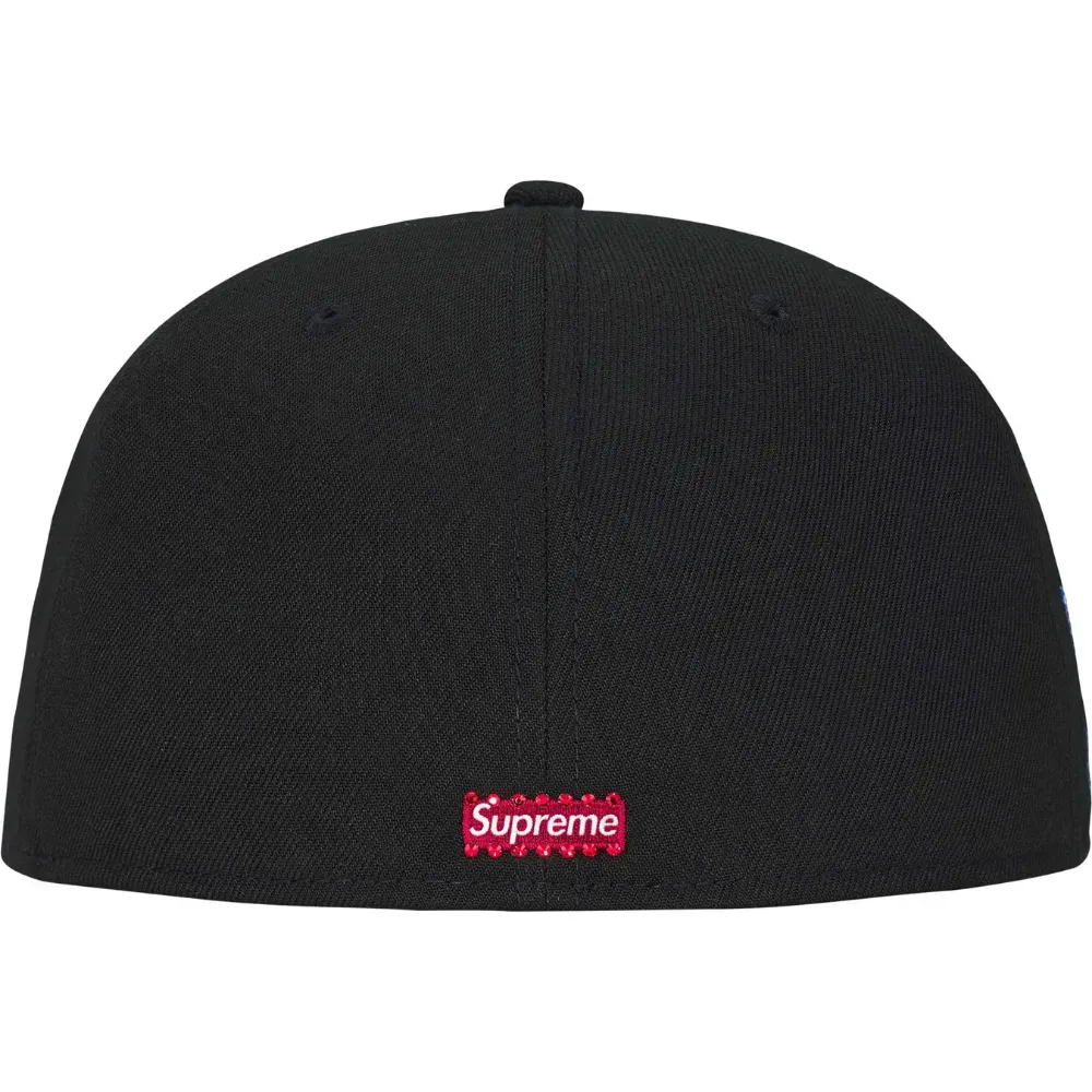 Swarovski x Supreme Boné S Logo New Era Black FW25-29 - Droper