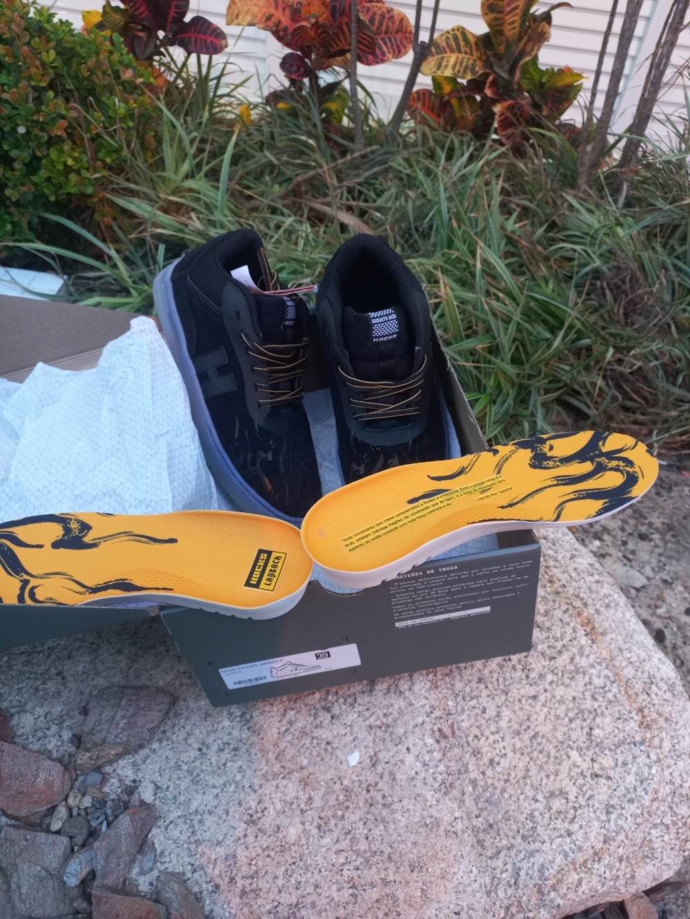 Augusto Akio x Layback x Hocks Oriente Black