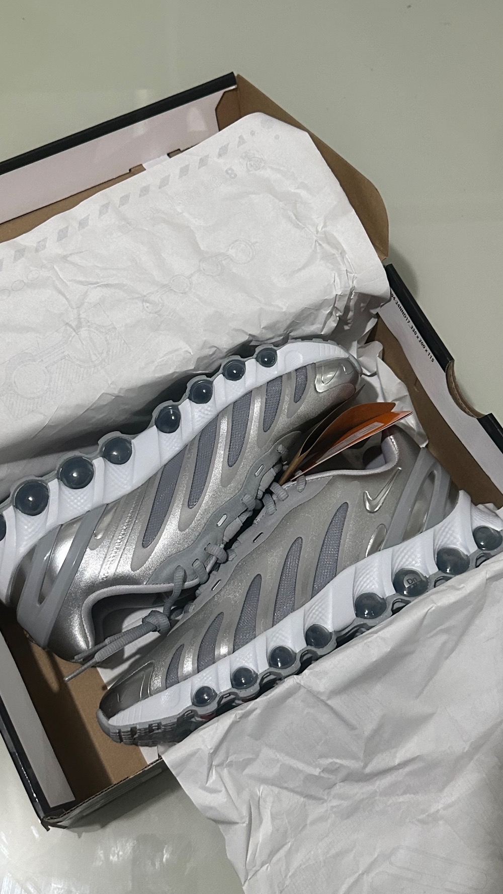 Nike Air Max Dn8 Wolf Grey Metallic Silver — 38, Novo
