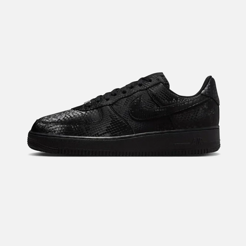 Imagem Kobe Bryant x Nike Air Force 1 Low Triple Black