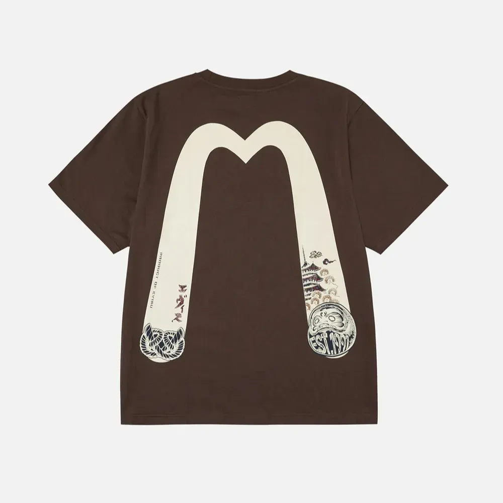 Camiseta Evisu Wheel of Wisdom and Daruma Daicock Regular Brown