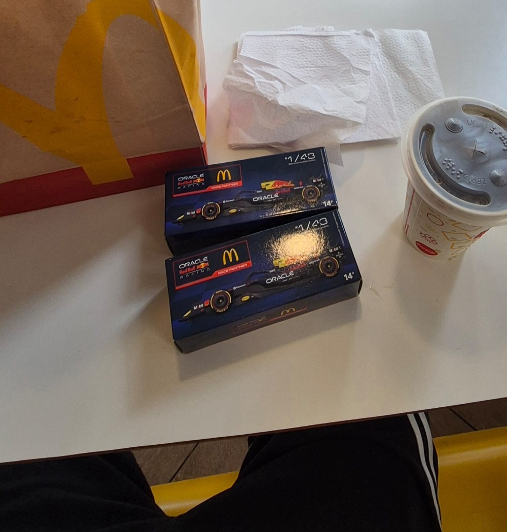 F1 x McDonald's Miniatura Oracle RedBull Racing 1/43