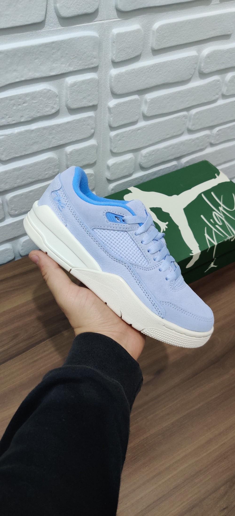 Jordan Flight Court Hydrogen Blue Sail