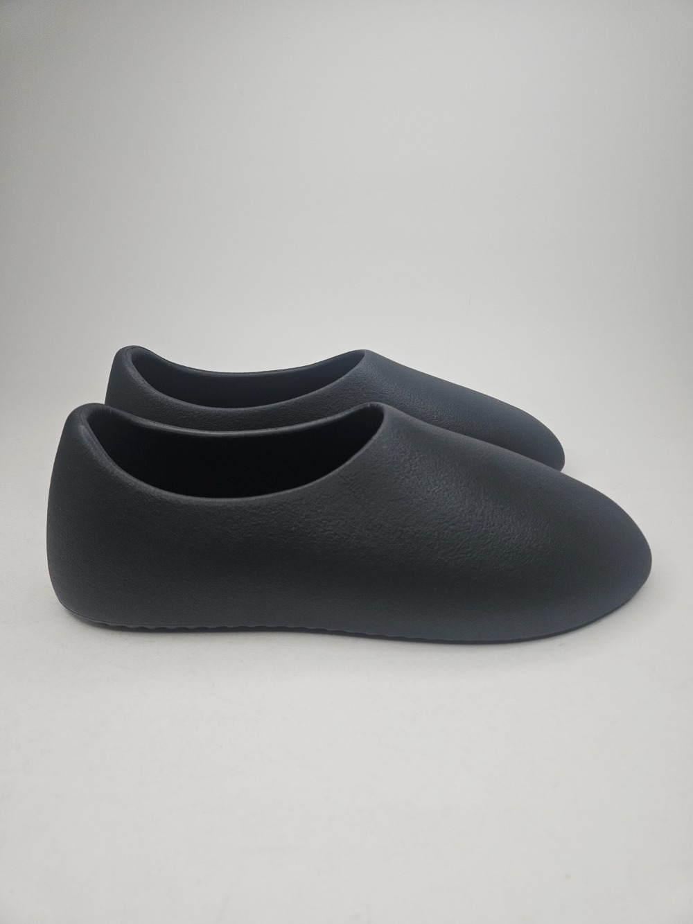 Yeezy SL-01 Black