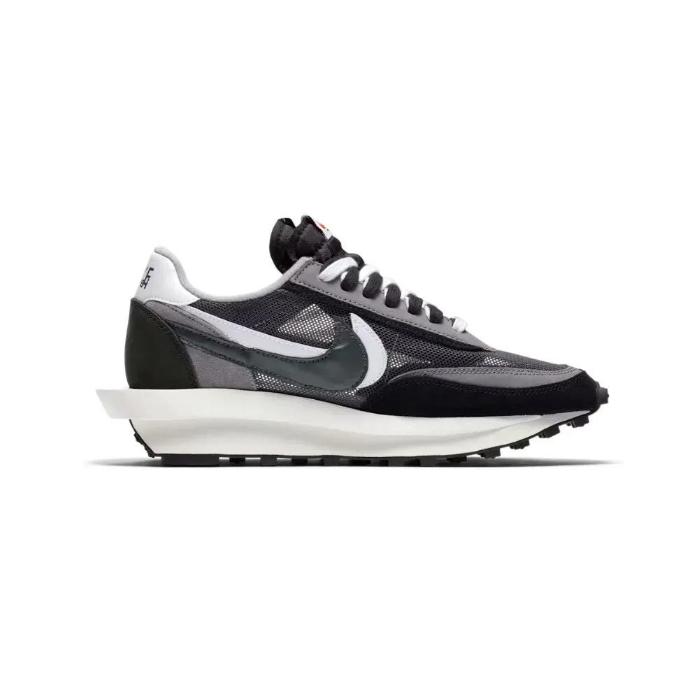Sacai x Nike LD Waffle Black foto 3